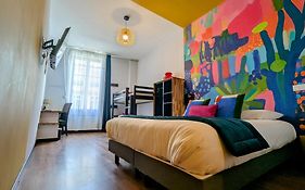 Hôtel Des Arts, Artisanal et Indépendant