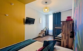 Hôtel Des Arts, Artisanal et Indépendant